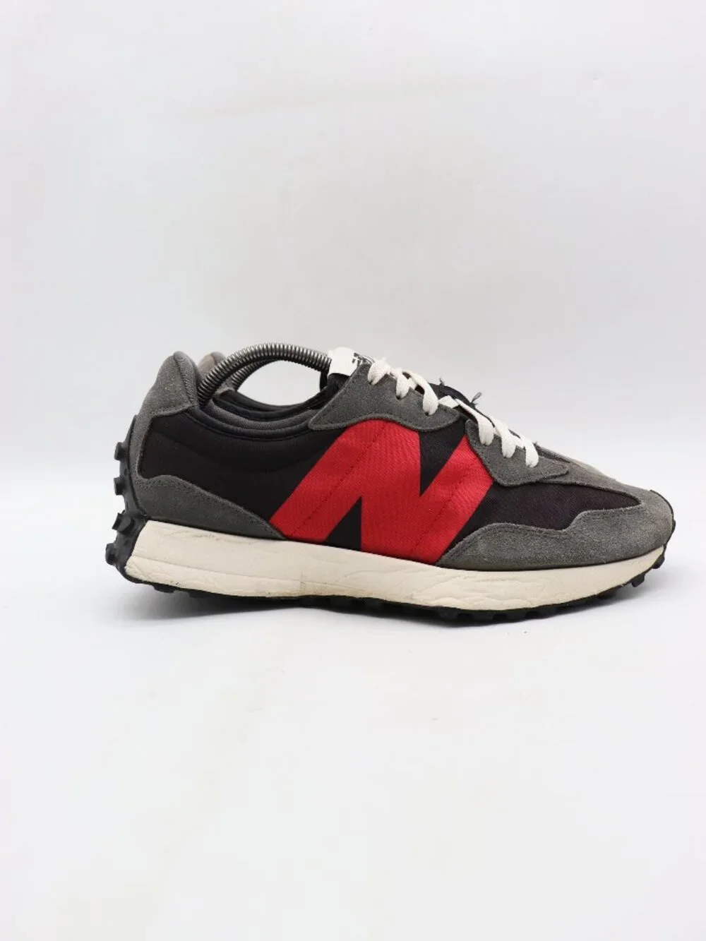 New Balance 327 Men's Size 10.5 D Black Red Gray Sneakers Athletic MS327FF
